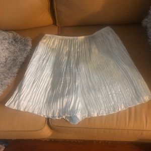 Vince blue crush pleated shorts